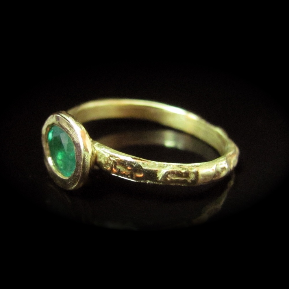 Emerald ring. Gold Emerald ring. - Picture 6 of 8